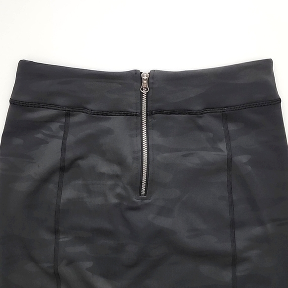 Lululemon Rocket Pencil Skirt Black Retro Grey Camo Zip Pockets Stretch Size 4 - Picture 6 of 16